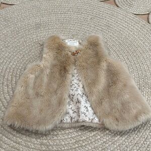 Zara cream faux fur vest baby girl 2/3Y